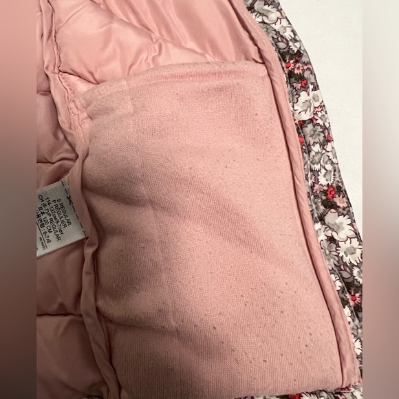 Gap Kids floral puffer vest - Picture 2 of 6